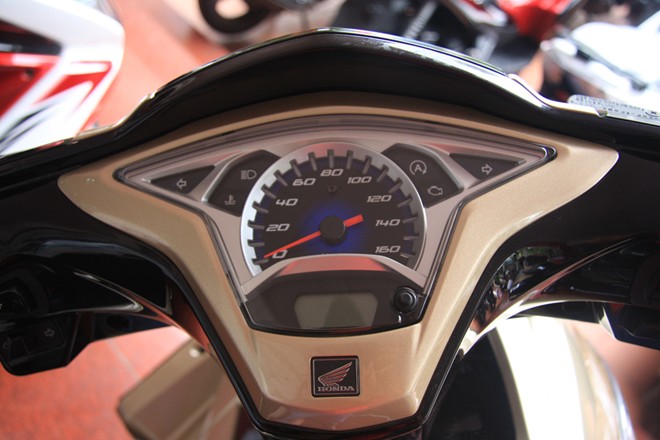 Ảnh thực tế Honda Air Blade 125 mới vừa bán ở VN - Hình 5