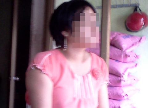 Bà mẹ quê tán gia bại sản tìm con bị lừa bán - Hình 1