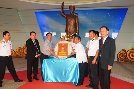 Cơn đói lịch sử, ăn liền 5 gói mỳ tôm của doanh nhân - Hình 2