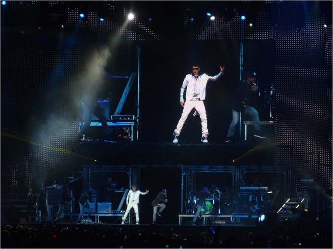 Justin Bieber tổ chức đêm nhạc hoành tráng ở Thái Lan - Hình 1