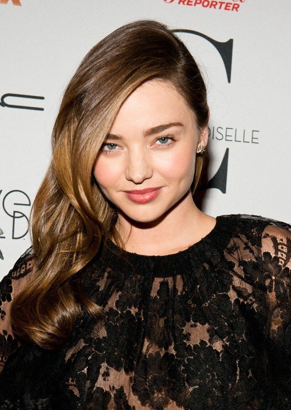 Miranda Kerr hớ hênh lộ ngực vì váy xuyên thấu - Hình 9
