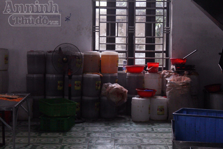 Phát hiện xưởng chuyên sản xuất bim bim thịt hổ - Hình 4