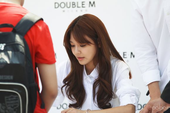 Sooyoung (SNSD) lộ chân tong teo - Hình 14