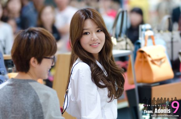 Sooyoung (SNSD) lộ chân tong teo - Hình 13