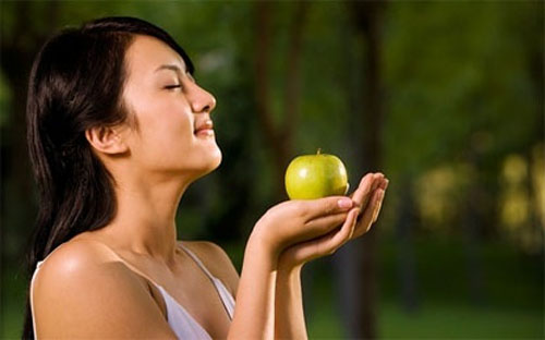 7 loại thực phẩm giúp giảm bớt chứng viêm họng - Hình 2