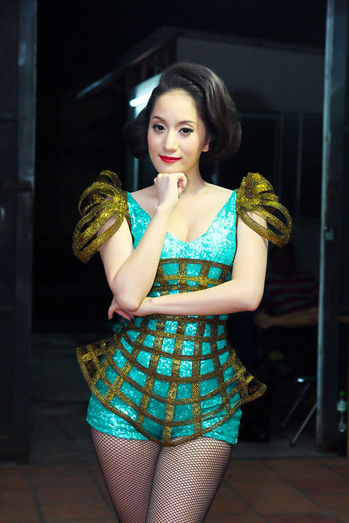 Khánh Thi vẫn chưa thôi diêm dúa! - Hình 16