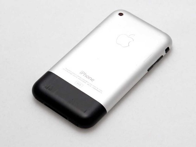 Năm mới cùng nhìn lại những khiếm khuyết của iPhone đời đầu - Hình 10