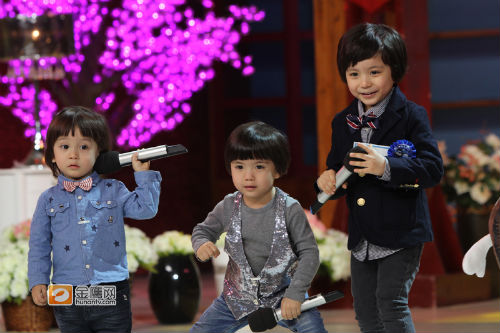 Các anh chị em nhóc tì được yêu thích nhất showbiz châu Á - Hình 18