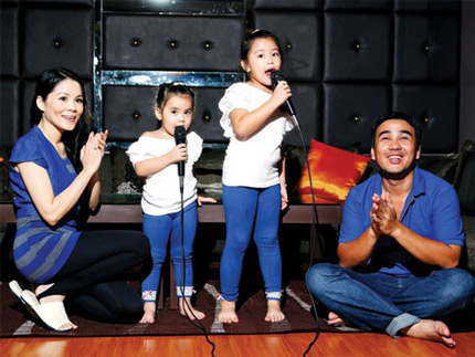 Hạnh phúc viên mãn của gia đình sao Việt sinh 2 con gái - Hình 1
