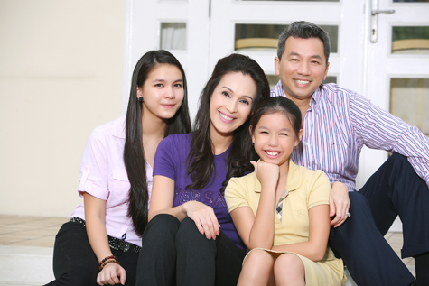 Hạnh phúc viên mãn của gia đình sao Việt sinh 2 con gái - Hình 17