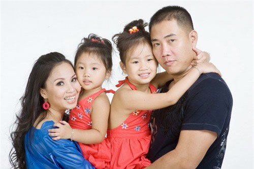 Hạnh phúc viên mãn của gia đình sao Việt sinh 2 con gái - Hình 12
