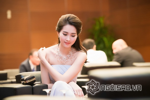 Ngất ngây trước nhan sắc vạn người mê của Hoa hậu Thu Thảo - Hình 2