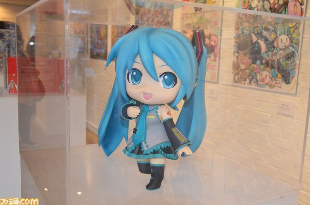 Square Enix làm game về Miku? - Hình 11