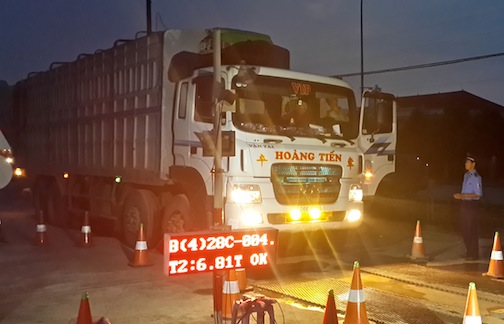 Tổng cục Đường bộ xin rút kinh nghiệm vụ CSGT dẫn xe tải đi trốn - Hình 1