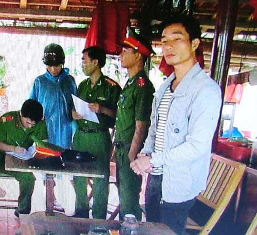 Trai làng quậy quán bar, đấm công an chảy máu mũi - Hình 2