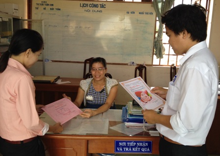 Dân thích... thủ tục hành chính vì có thư chúc mừng! - Hình 1