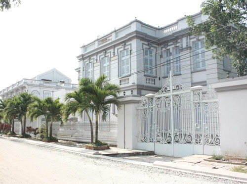 Con trai Công tử Bạc Liêu bán sách nuôi gia đình - Hình 2