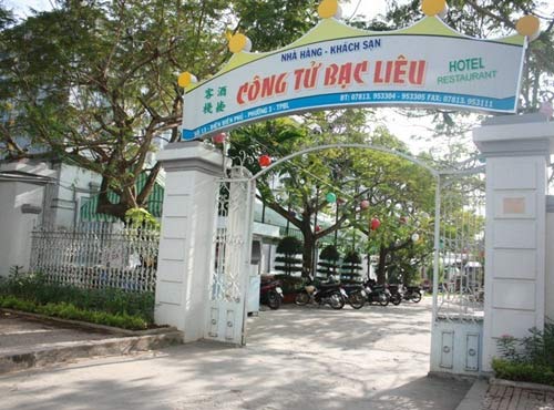 Con trai Công tử Bạc Liêu bán sách nuôi gia đình - Hình 3