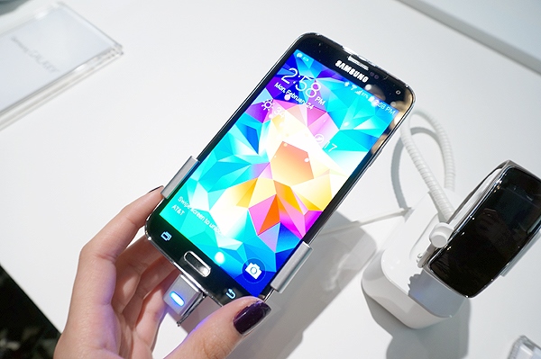 Qualcomm xác nhận chip Galaxy S5 mạnh hơn Xperia Z2 - Hình 2