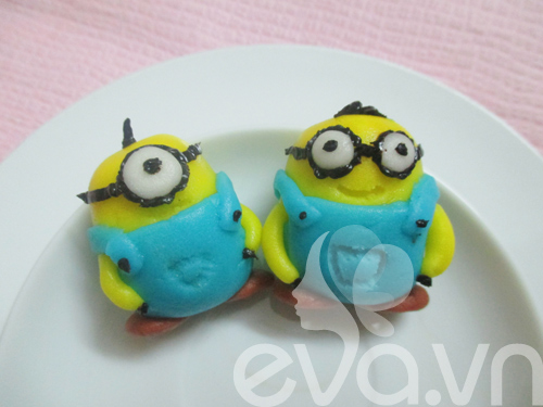 Trang trí bánh với tạo hình Minion bằng fondant - Hình 13