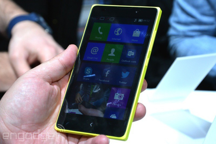 Trên tay Nokia XL chạy Android giá 3,1 triệu đồng - Hình 2