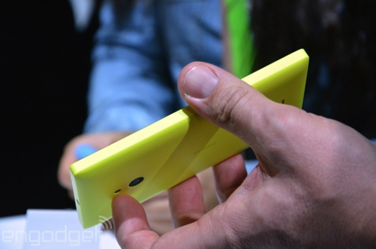 Trên tay Nokia XL chạy Android giá 3,1 triệu đồng - Hình 6