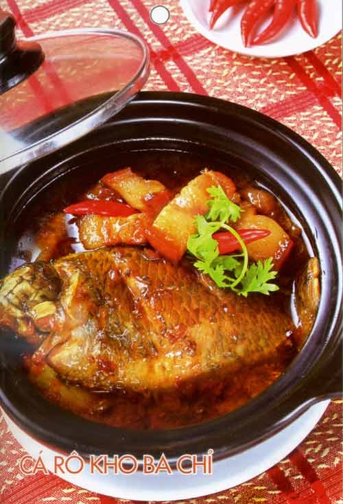 Ấm áp bữa cơm gia đình trong khu vườn bình yên - Hình 2