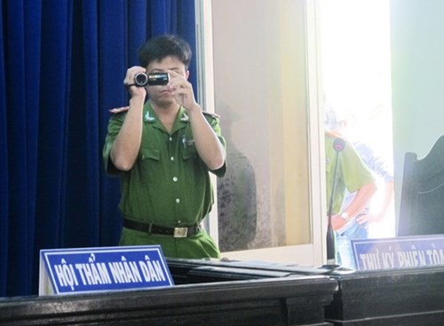Bất bình với bản án công an đánh chết người - Hình 4