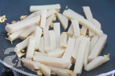 [Chế biến] - Ếch xào măng - Hình 7