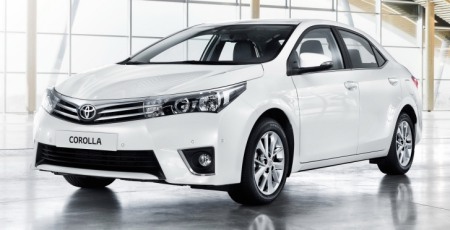 Corolla Altis mới đến thị trường Ấn Độ - Hình 1