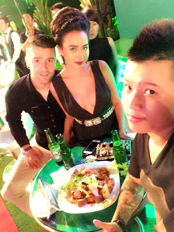 DJ Myno diện đồ sexy cùng bạn trai gặp gỡ Van Nistelrooy - Hình 1