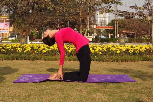 Những tư thế yoga giúp chuyện ấy thêm hưng phấn (P2) - Hình 6