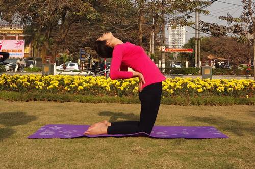 Những tư thế yoga giúp chuyện ấy thêm hưng phấn (P2) - Hình 5