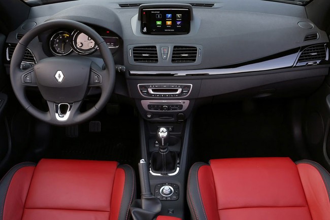 Renault Megane Coupe-Cabriolet 2014: Cửa sổ trời rộng nhất phân khúc - Hình 1