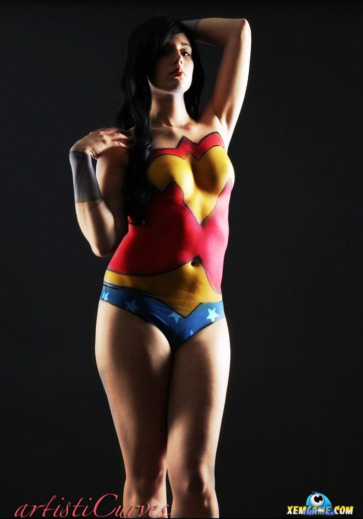 Wonder Woman hút hồn trong nghệ thuật Body painting.