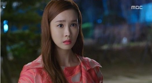 Lee Da Hae sốc nặng khi phát hiện sự thật về Lee Dong Wook - Hình 3