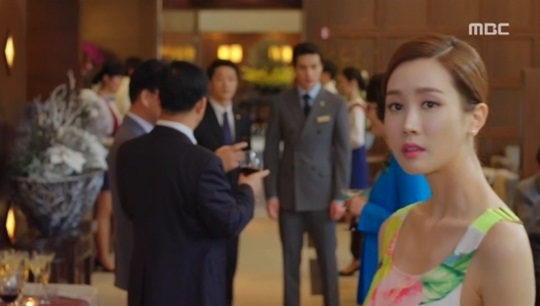 Lee Da Hae sốc nặng khi phát hiện sự thật về Lee Dong Wook - Hình 4