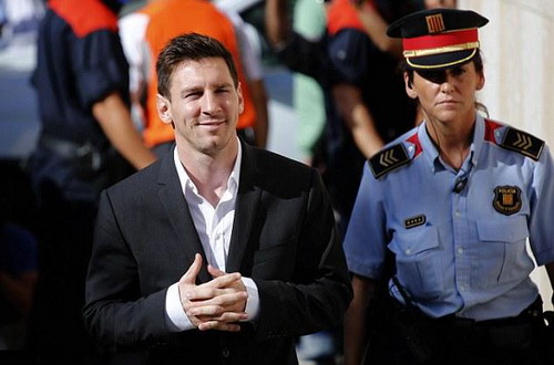 Messi vẫn chưa yên thân vì vụ trốn thuế - Hình 2