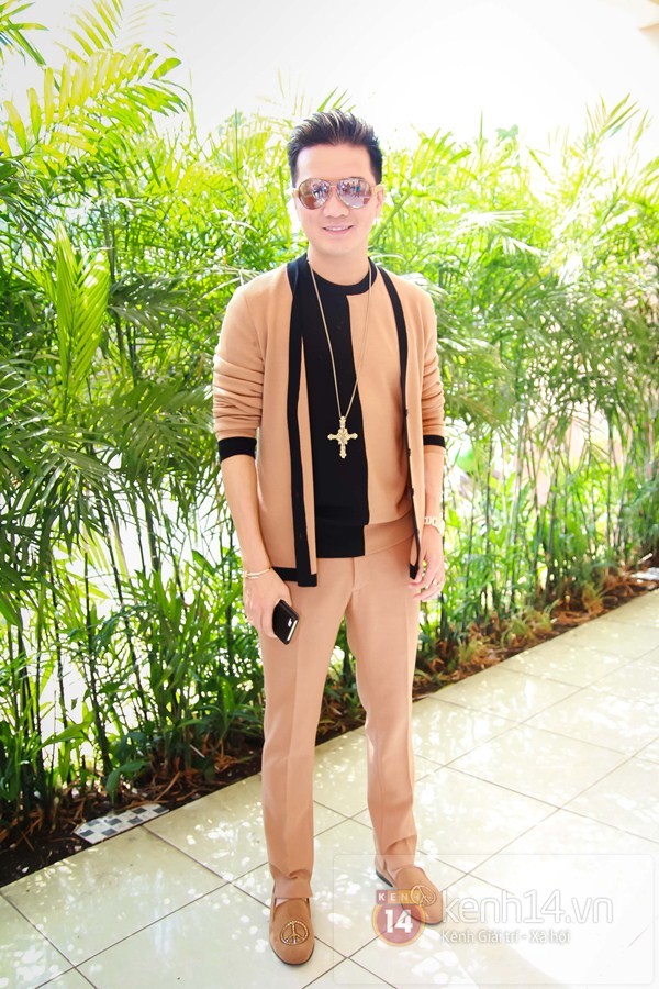 Mr. Đàm lấp lánh phụ kiện đi chấm thi X-Factor - Hình 4