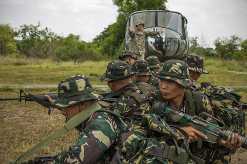 Mỹ-Philippines rầm rộ tập trận bảo vệ biển đảo - Hình 3