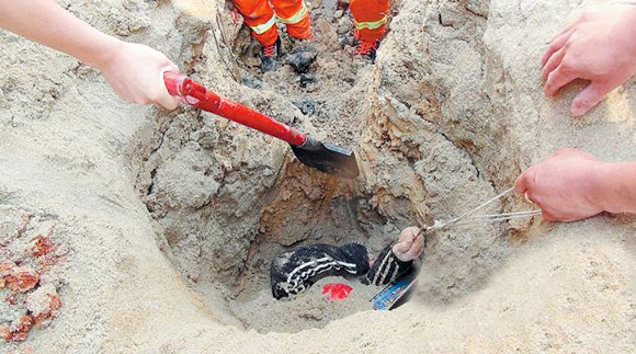 Người phụ nữ sống sót kì diệu khi bị chôn sống trong hố cát sâu 25m - Hình 3
