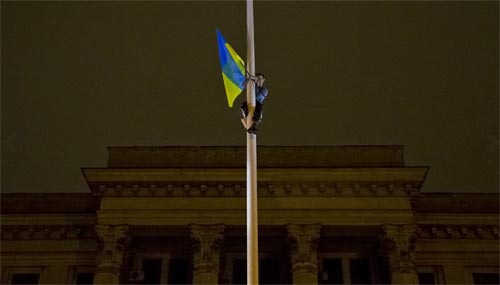 Sau tang tóc, hai phe ở Ukraina cầu yên ổn - Hình 3