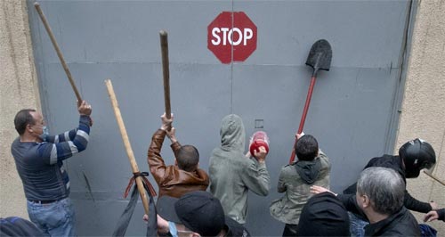 Sau tang tóc, hai phe ở Ukraina cầu yên ổn - Hình 1