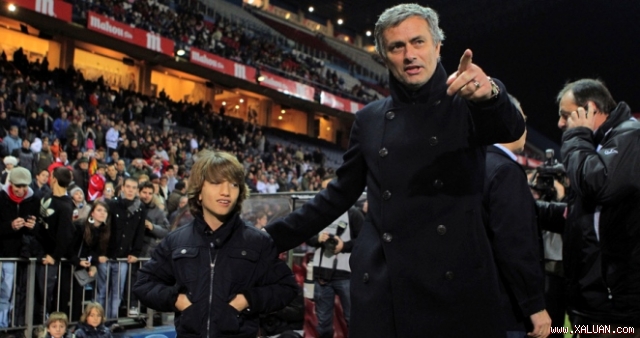Thư Mourinho gửi con trai: Mũi tên trúng 2 đích - Hình 1