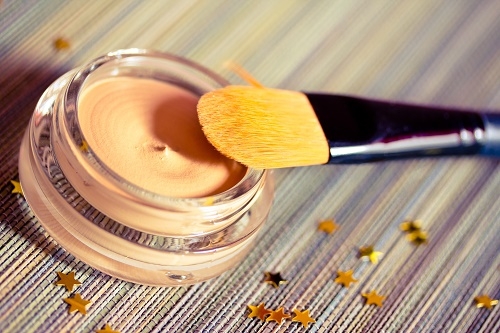 10 vật dụng làm đẹp không thể thiếu có trong tủ đồ của bạn - Hình 1
