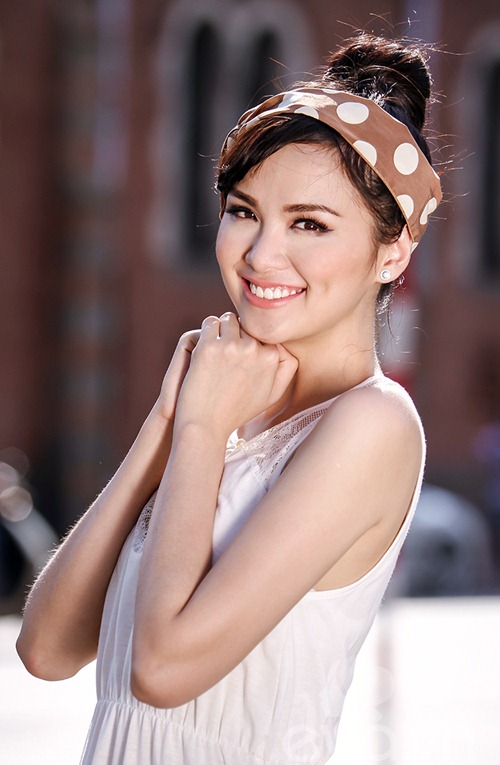 Hà Tăng đeo băng đô đẹp như minh tinh trái đất - Hình 6