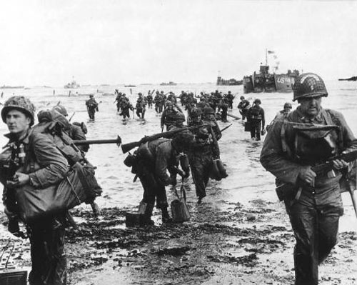 Hình ảnh bi tráng về trận đổ bộ Normandie 70 năm trước - Hình 9