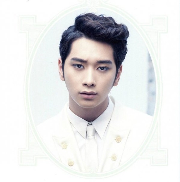 Chansung (2PM) đang hẹn hò với Liễu Nham? - Hình 2