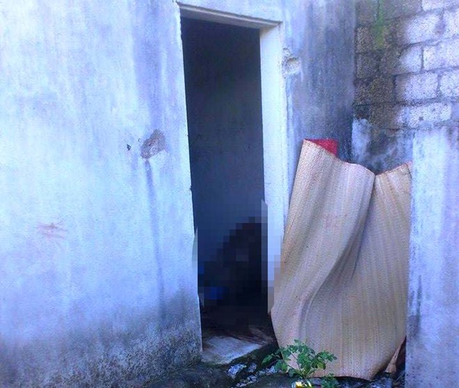 Người đàn ông chết ngồi trong ngôi nhà hoang - Hình 1