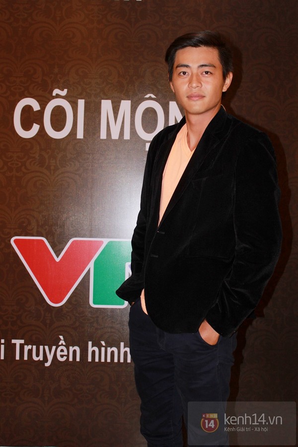 Tình địch Hot Boy Nổi Loạn đọ vẻ bảnh bao với bạn trai Hà Nội - Hình 11